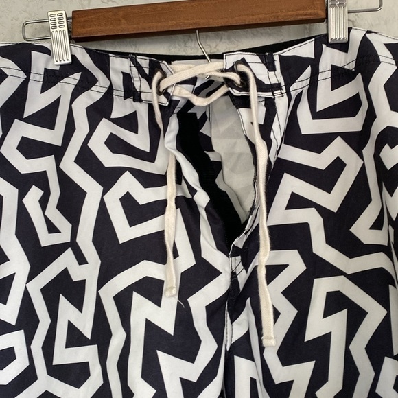 Revolve Saturdays Surf NYC Size 34 Board Shorts - Picture 4 of 6